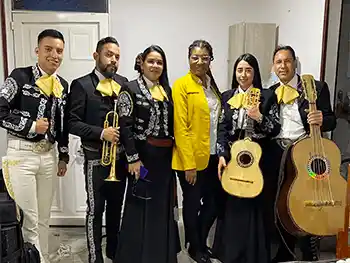Mariachis en Bogotá - Serenata romántica